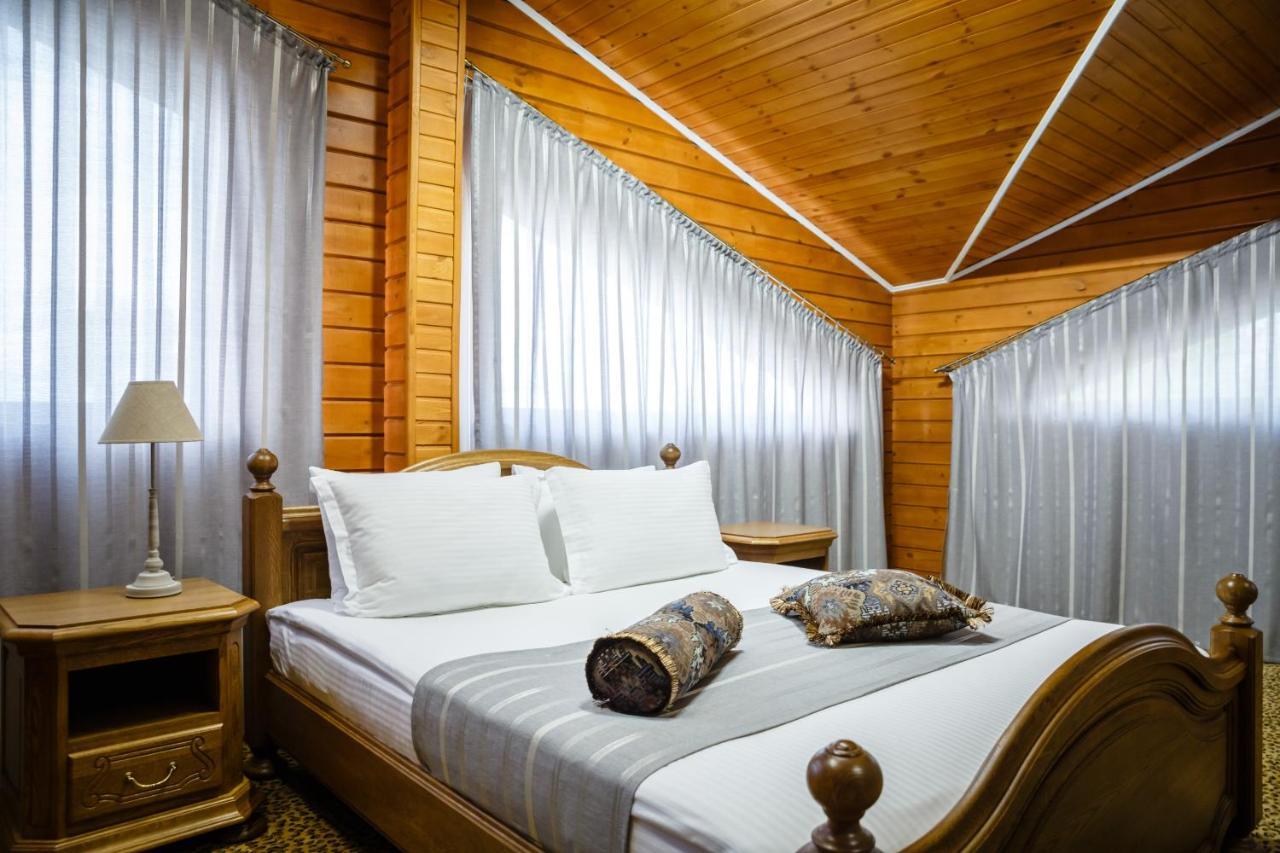 Guest House Chalet Taraz Eksteriør billede