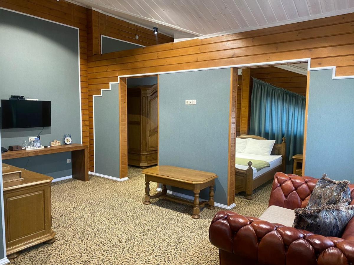 Guest House Chalet Taraz Eksteriør billede